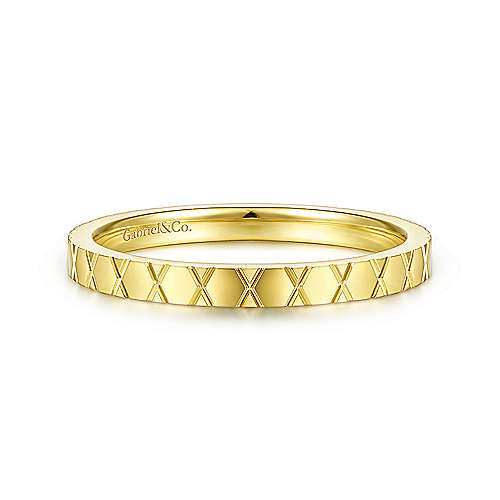 solid yellow gold band with x-cut designs