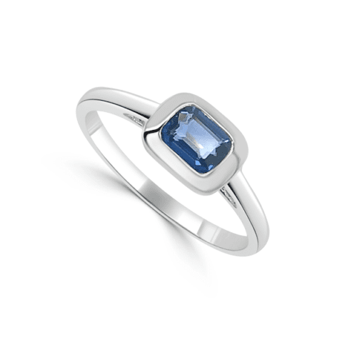 Solitaire Sapphire Ring in White Gold